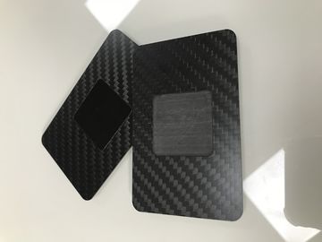การ์ดคาร์บอนไฟเบอร์สีดำด้านในพร้อมด้วยชิป NFC 13.56MHz CR80 85x54mm