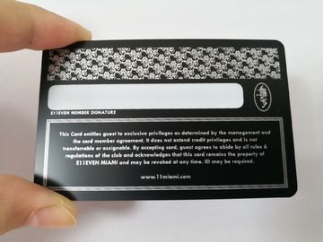 0.5mm หรูหราด้านโลหะสีดำนามบัตรคาร์บอนไฟเบอร์ลวดลาย